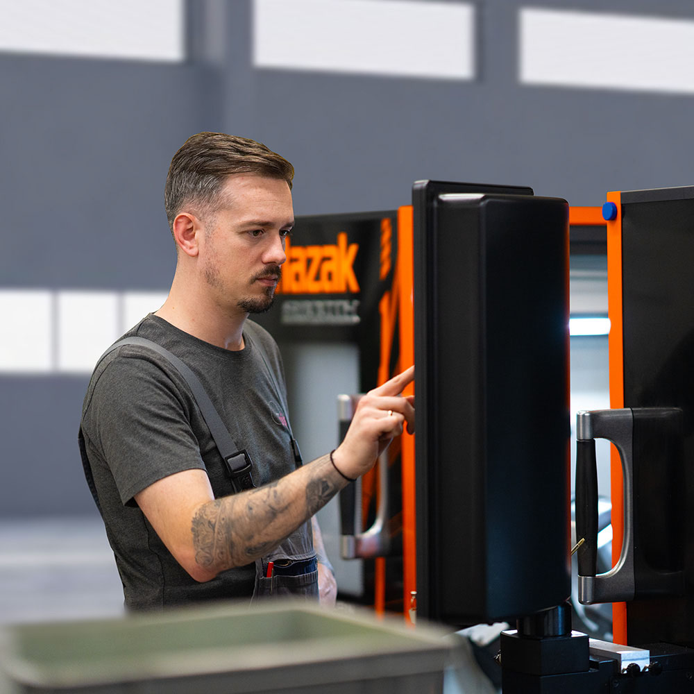 Risa Präzisionsmechanik AG - MAZAK QUICK TURN 250 L Bedienung