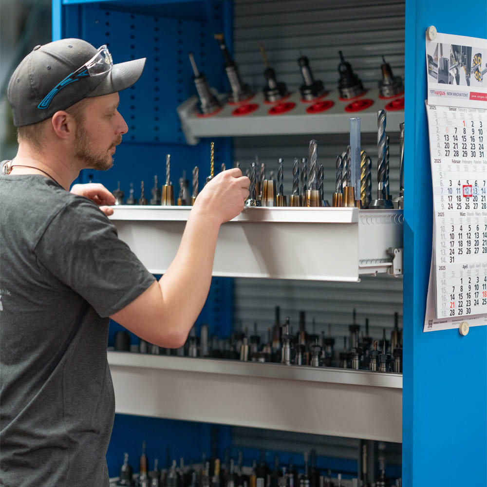 Risa Präzisionsmechanik AG - Technologie Werkzeugorganisation